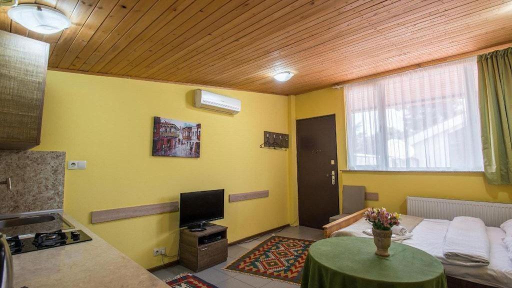 Gallary Hostel Tbilisi Exterior photo